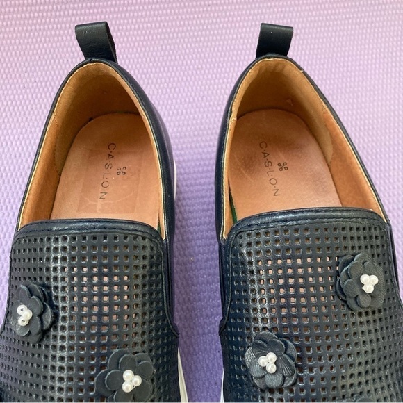Nordstrom Caslon Slip On blue Leather Loafers with Flowers 10M - Picture 5 of 8